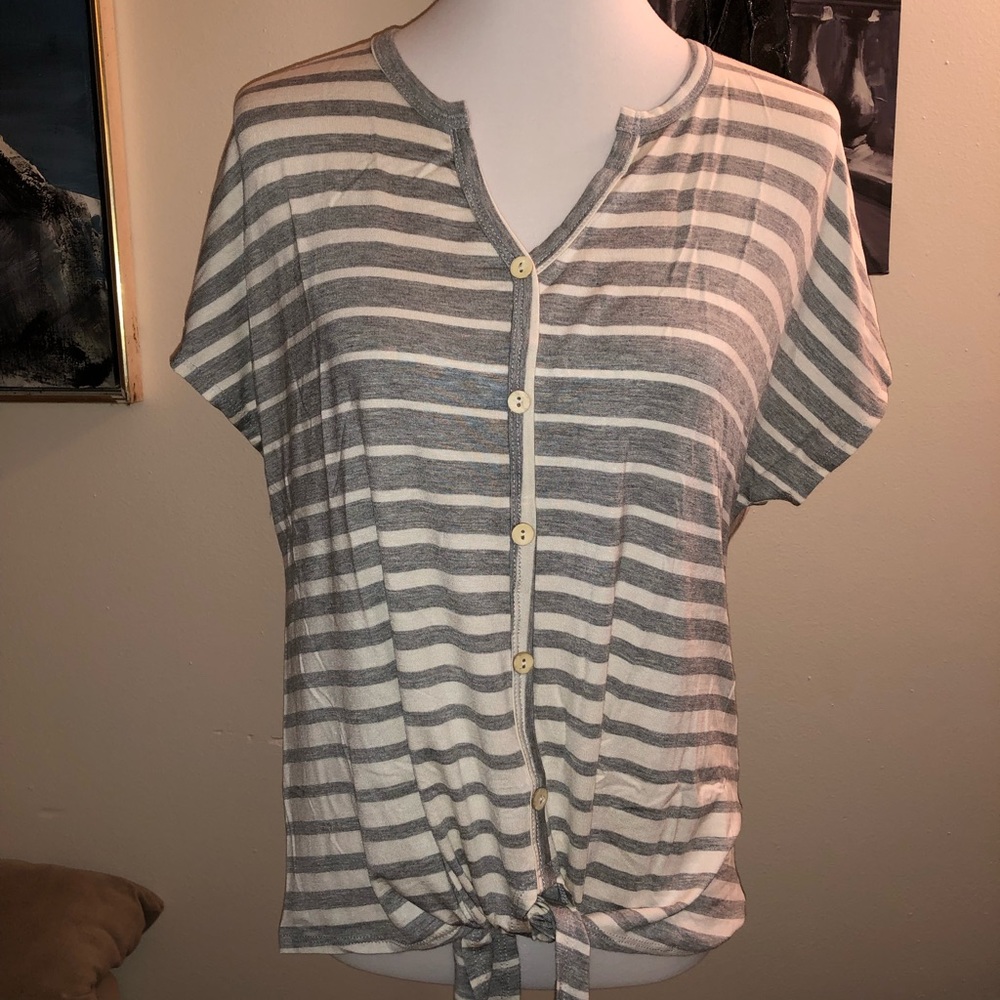 ❤️GRAY & WHITE TOP